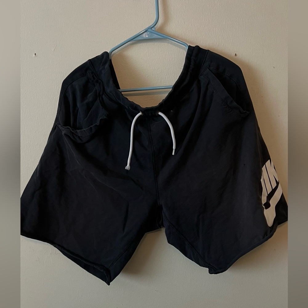 Black Nike shorts